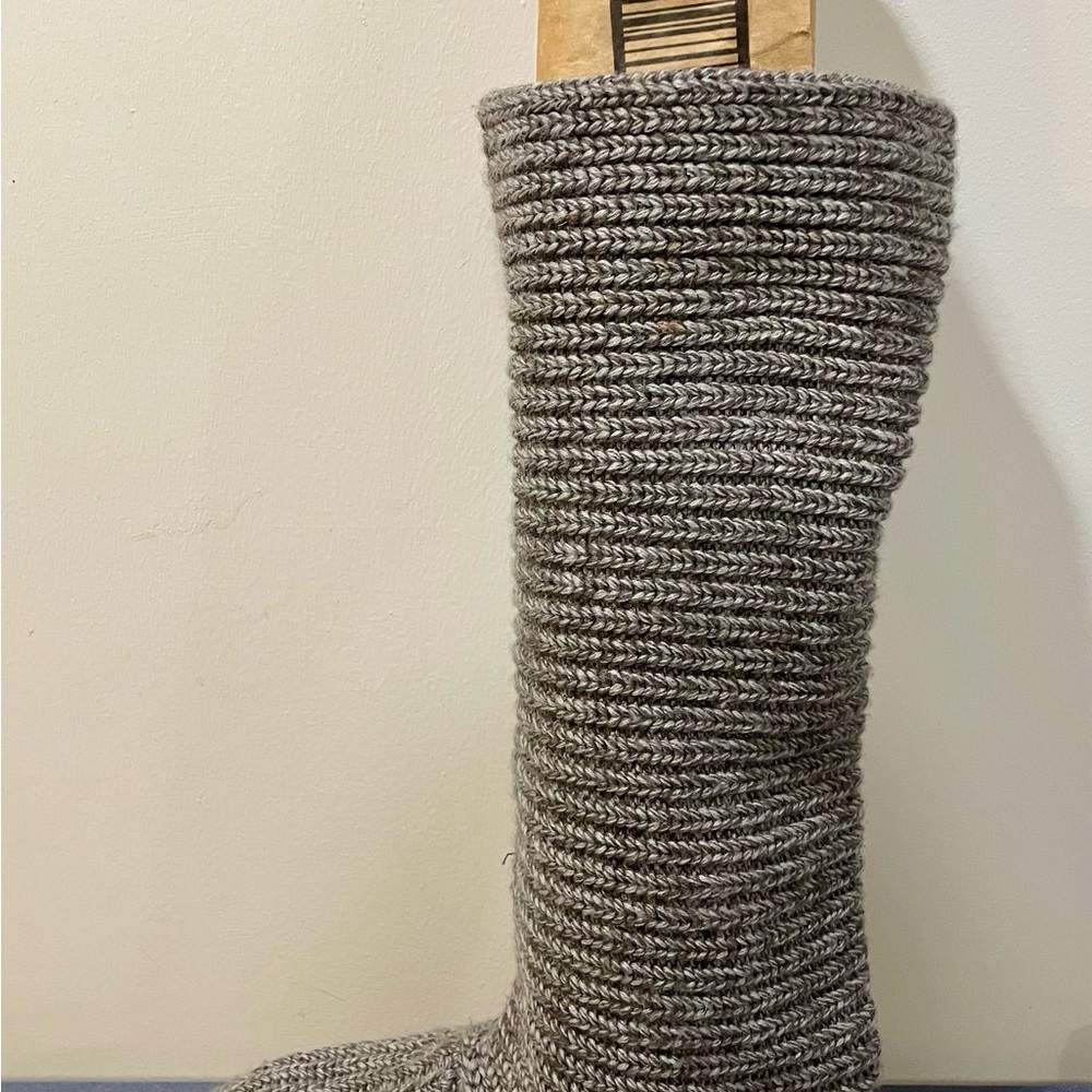 Ugg Cardy Tall Knitted Buttoned Boots - Women’s size 10 - Picture 4 of 15